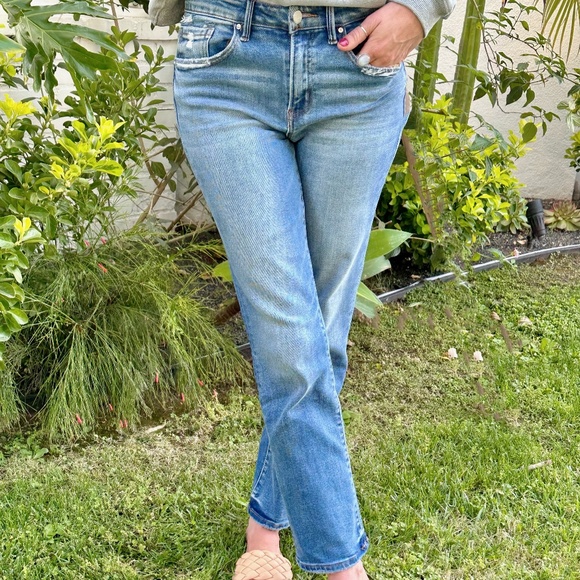 The Perfect Mid Rise Ankle Length Straight Cut Jeans. - Picture 1 of 4